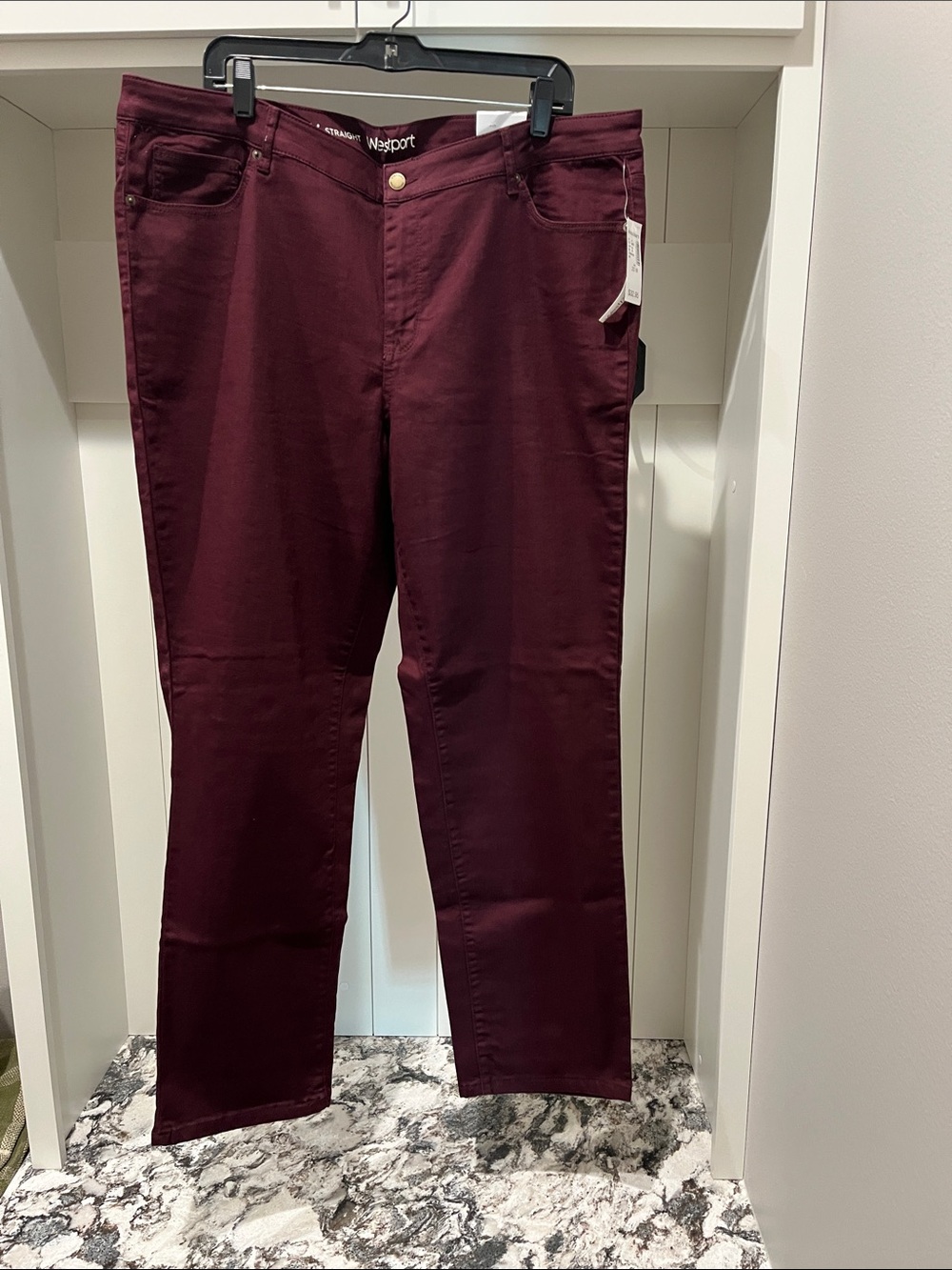 NEW Dressbarn Westport Women's Straight-Leg Jeans in Burgundy